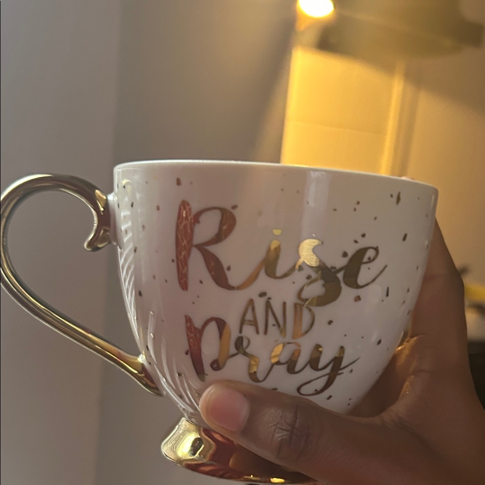 Gold and White 'Rise and Pray' Mug